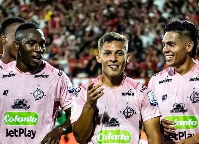 Cúcuta Deportivo sorprendió al verde con un juego equilibrado, con una defensa sólida y contundencia en el arco contrario - crédito @cucutaoficial/Instagram