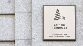 Telefónica mantiene abiertas su Fundación y la tienda Movistar en Gran Vía tras la venta del edificio