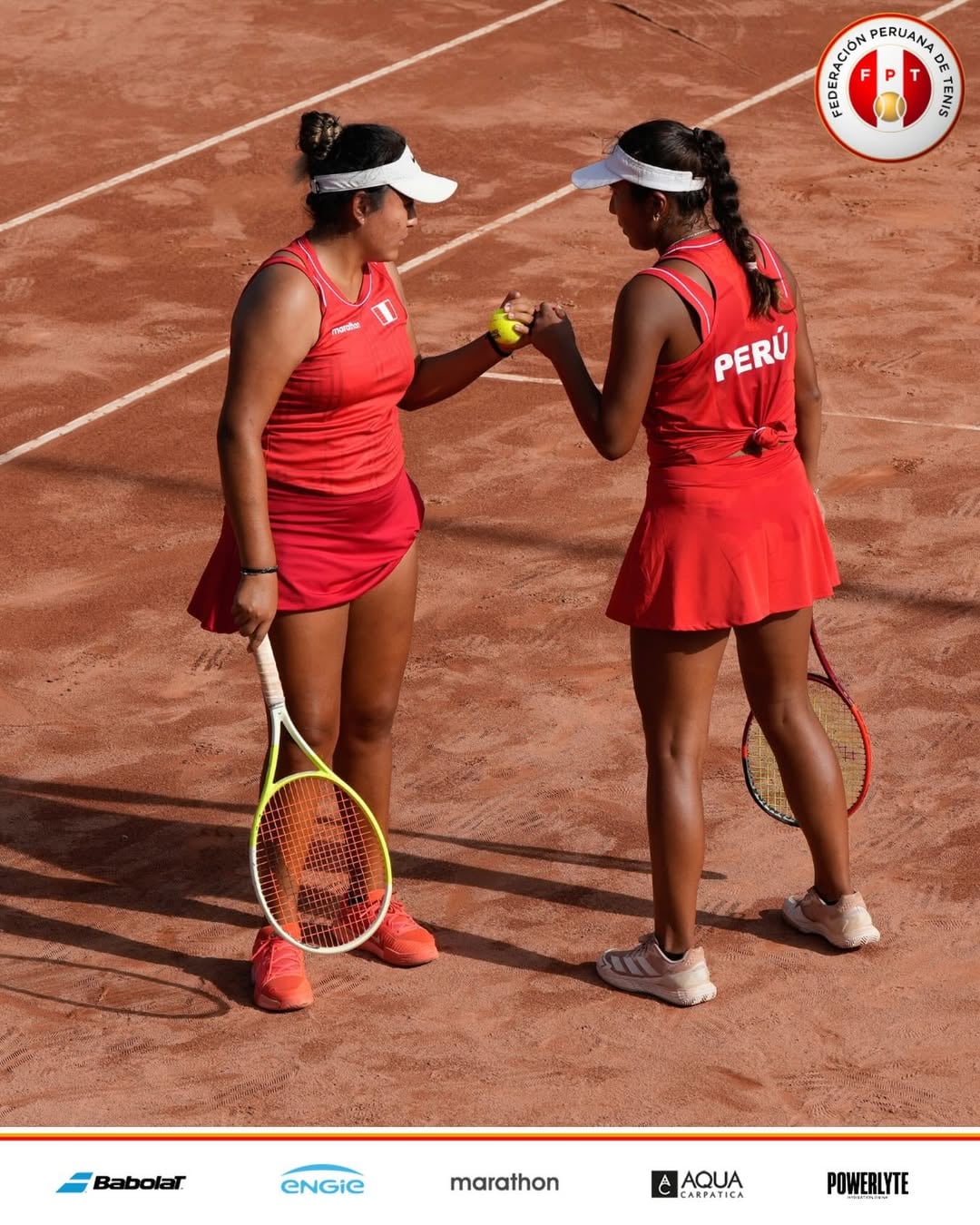 Yleymi Muelle y Romina Ccuno le dieron a Perú su primera victoria en la Zona Americana I de la Billie Jean King Cup luego de superar a la dupla chilena compuesta por Jimar Gerald y Fernanda Labraña. Crédito: Federación Peruana de Tenis.