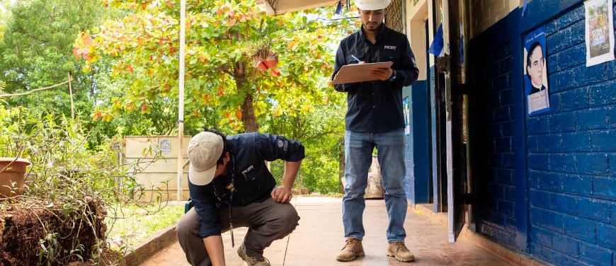 Las obras en los centros escolares, aún en ejecución, comprenden la renovación de redes eléctricas, reparación de paredes y colocación de mobiliario./ (Dos programas por día)