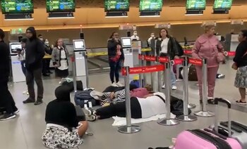 Pasajeros afectados por el cese