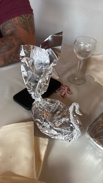 Rosalía muestra su plan porteño antes de los conciertos, cena, torta y fotos