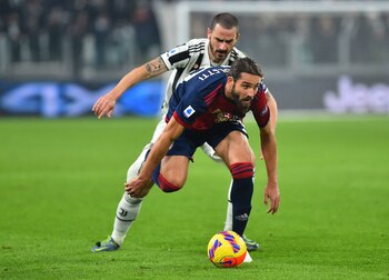 Leonardo Pavoletti en un partido