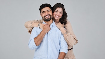 Jassir Yunis asume su primer protagónico en ‘Amigo, por ahí no es’ decidido a demostrar su talento más allá de las críticas sobre su parentesco con el director.