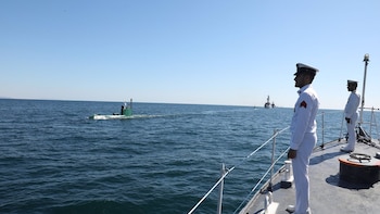 Irán cerrará partes del estrecho