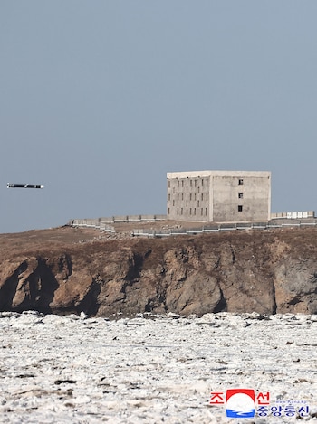 Un misil fue lanzado contra