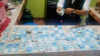 Policía y Fiscalía allanan 18 inmuebles en Tumbes por caso de presunto direccionamiento de obras públicas. (Foto: Difusión/FBRadio La Nueva - Tumbes)