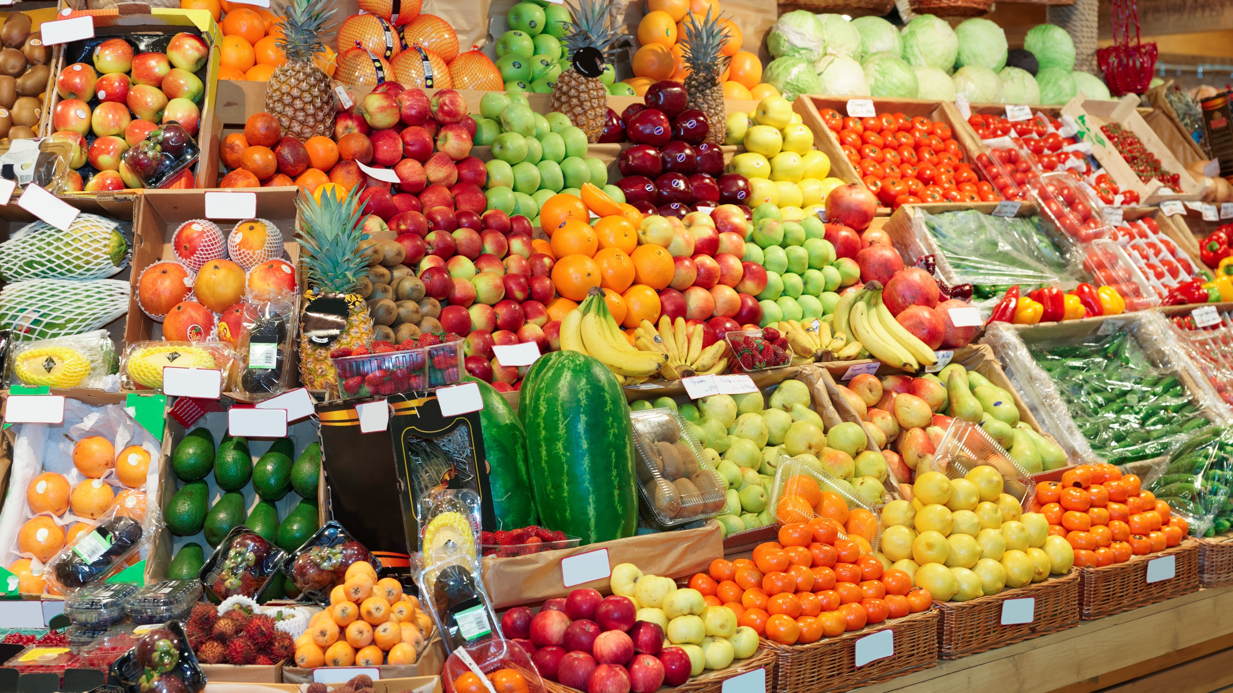 Estante de una frutería (Shutterstock)