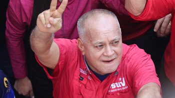 El Gobierno venezolano llama "farsa"