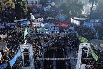 Marcha Federal Universitaria - Plaza de mayo - 12 de mayo- Drone