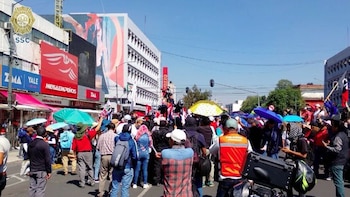 Bloqueos en carreteras y accidentes hoy viernes 15 de mayo: cerrada la circulación por manifestantes en Abraham González