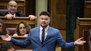 Las tres mujeres que han marcado la vida de Gabriel Rufián: una madre adolescente, un divorcio complicado y una boda con la jefa de prensa del PNV