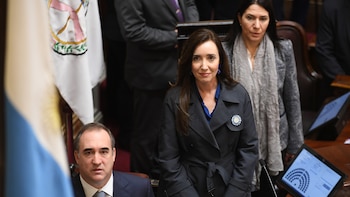 Victoria Villarruel junto a la