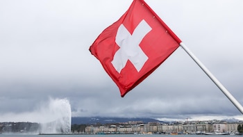 Suiza rechaza en referéndum endurecer su política de neutralidad