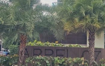 Los cuerpos encontrados en la torre Arpel fueron identificados como Raisa Juliza Mendoza, de 49 años, y Cornelio Jadin Nael, de 24, ambos dominicanos con ciudadanía estadounidense./ (Acento)