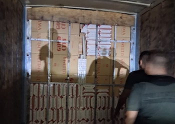 Los policías localizaron 2.200.000 cigarrillos ocultos dentro de un compartimento acondicionado en las paredes del contenedor. Crédito: MSP