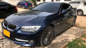 BMW de propiedad de la excongresista Aida Merlano donde fue encontrada la maleta con joyas y pasaportes