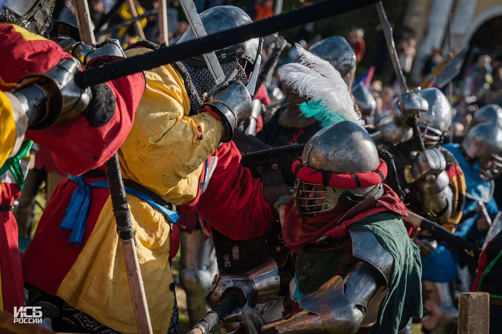 Más de 200 caballeros y miles de practicantes consolidan el auge del combate medieval en el país tras la pandemia (Prensa Combate Medieval Argentina)