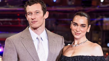 Tres días en Sicilia con 300 invitados: lo que se sabe de la segunda boda de Dua Lipa y Callum Turner