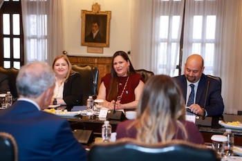 La misión de Gafilat fue recibida en Casa Presidencial por Nasry Asfura junto a representantes del Poder Ejecutivo, el Poder Judicial, el Ministerio Público, el Congreso Nacional y organismos supervisores.