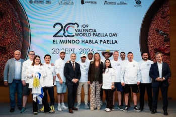 18/09/2026 Presentación del World Paella Day 2026.
Una decena de chefs internacionales, procedentes de Uruguay, Brasil, México, Rumanía, Francia, Suiza, Dinamarca, Japón, Bulgaria, Ecuador, Colombia y Reino Unido, buscarán convertirse en "leyenda" en el World Paella Day, que se celebrará el próximo domingo, 20 de septiembre, en València.
SOCIEDAD
FUNDACIÓN VISIT VALÈNCIA