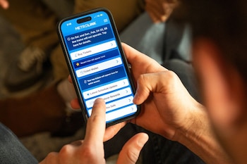 Metrolink transporta a decenas de miles de pasajeros diariamente y cubre más de 885 kilómetros en el sur de California (Metrolink)
