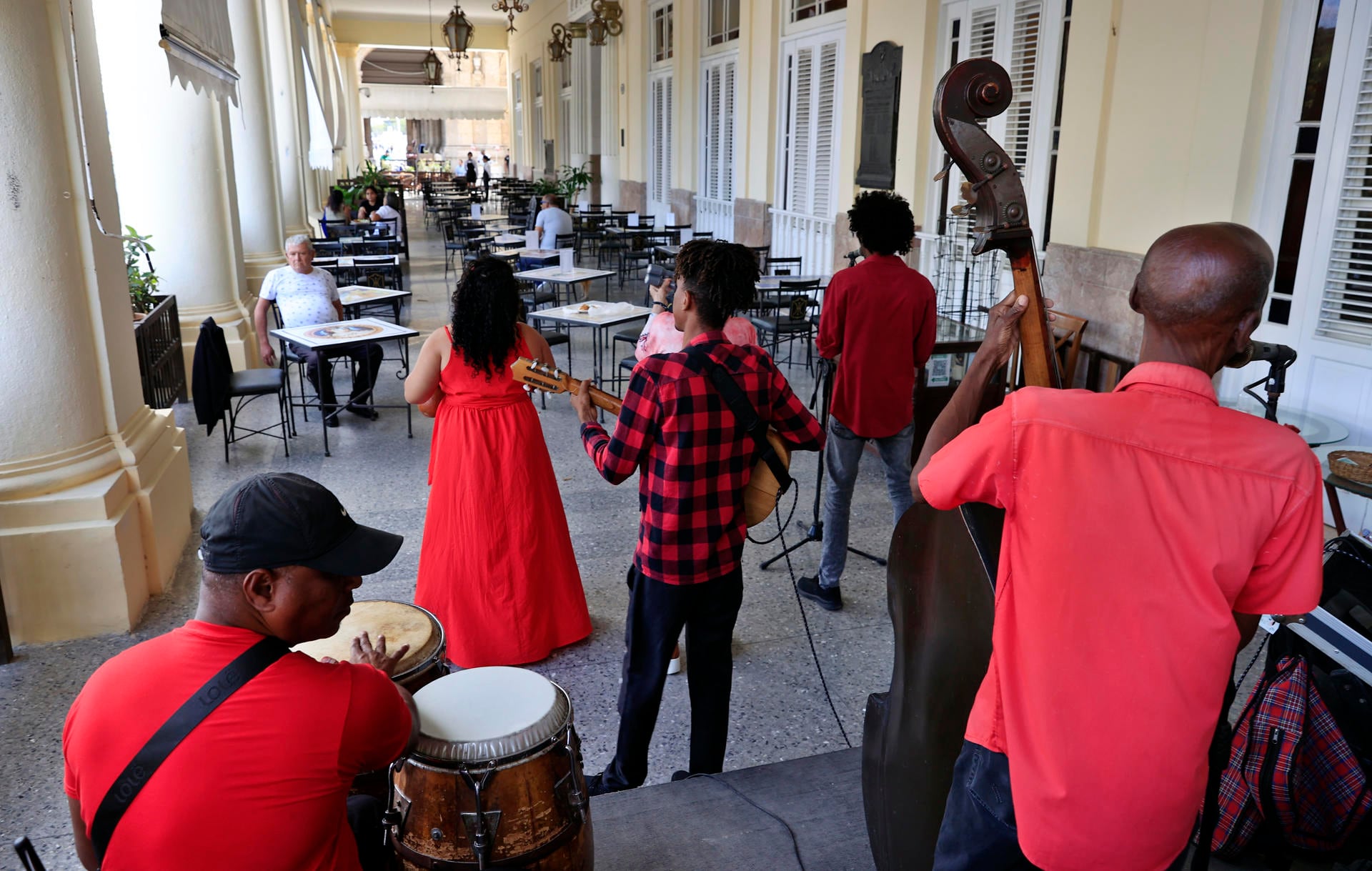 Cuba sin turismo en plena crisis energética y humanitaria (EFE/Ernesto Mastrascusa)