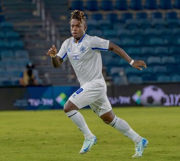 Déinner Quiñones estaría cerca de