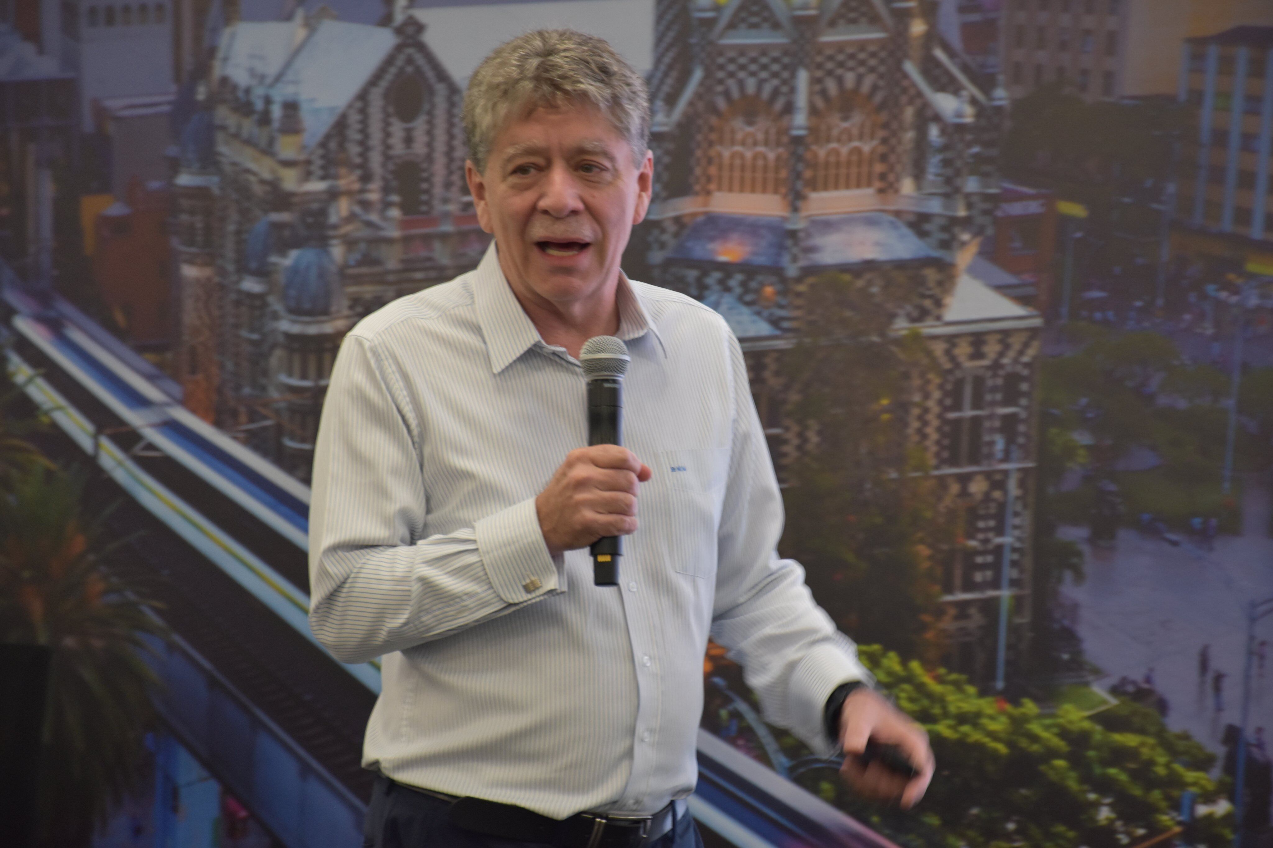 Sectores sociales y económicos, liderados por Bruce Mac Master, alertaron sobre los riesgos de cambiar la carta magna de 1991 sin un consenso amplio o suficiente transparencia - crédito @Andi_Colombia/X