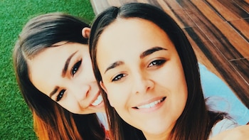 Vania Rivera publica contenido de