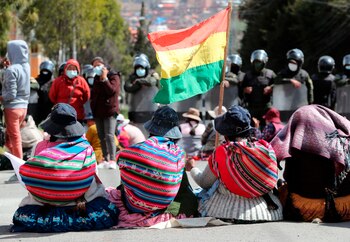 Mujeres cocaleras bolivianas registradas al
