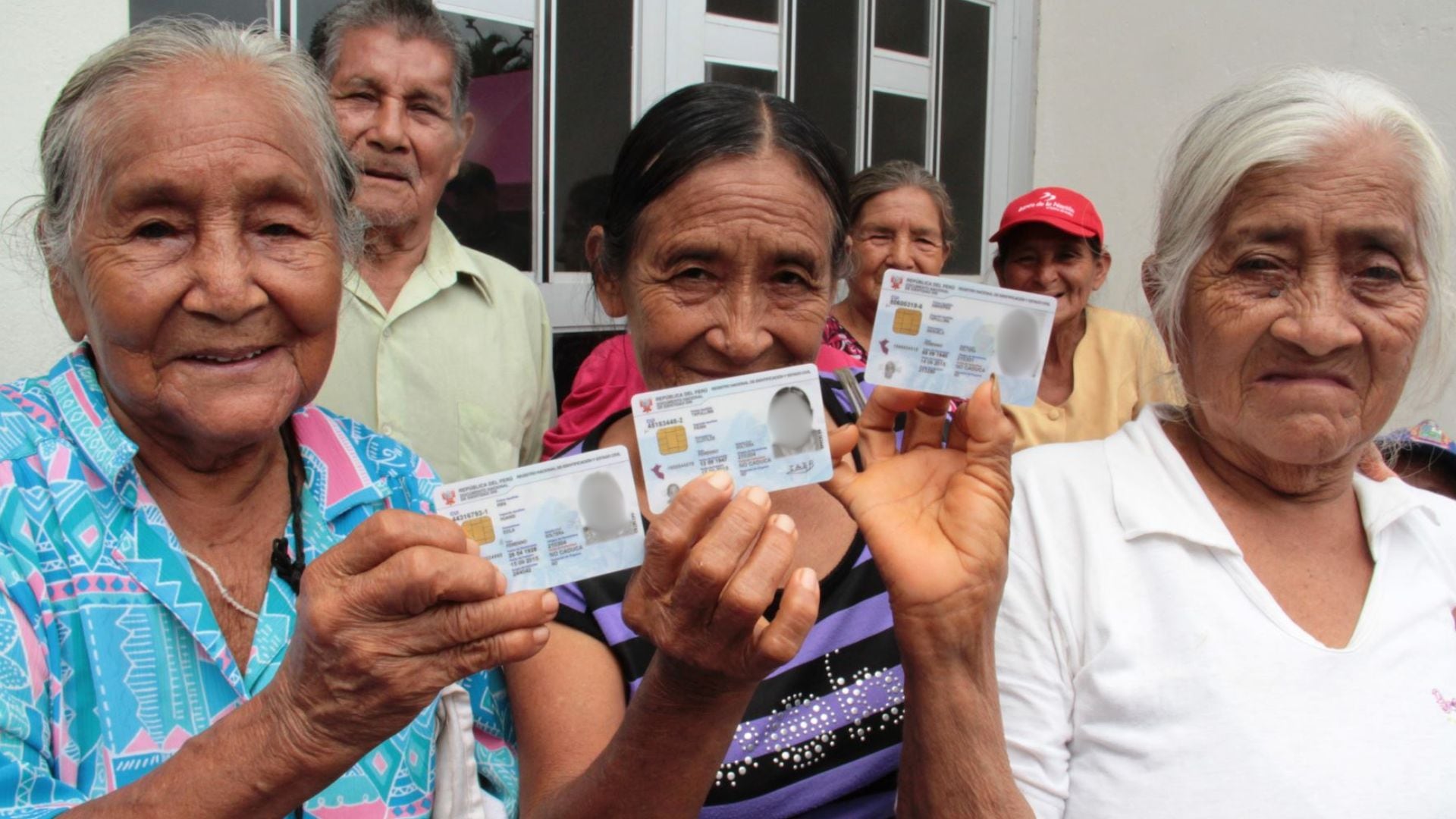 De manera excepcional, se permitirá que los electores utilicen su DNI vencido, con el objetivo de no restringir la participación por la caducidad del documento - Créditos: Andina.
