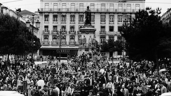 Revolución de los Claveles Portugal
