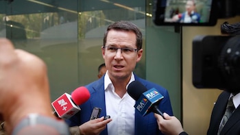 El senador panista califica de