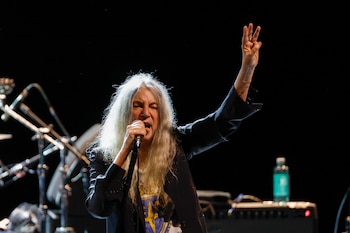 La cantante, compositora y escritora estadounidense Patti Smith se involucró en la polémica "moral" alrededor del Mundial de Futbol 2026 (Foto: EFE/JuanJo Martín)