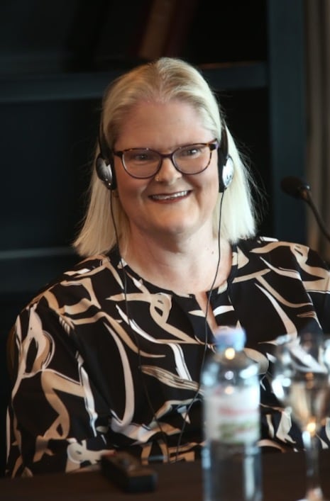 Louise Brown nació el 25 de julio de 1978 en Oldham, Inglaterra, tras el procedimiento de fertilización in vitro desarrollado por Robert Edwards, Patrick Steptoe y Jean Purdy.
