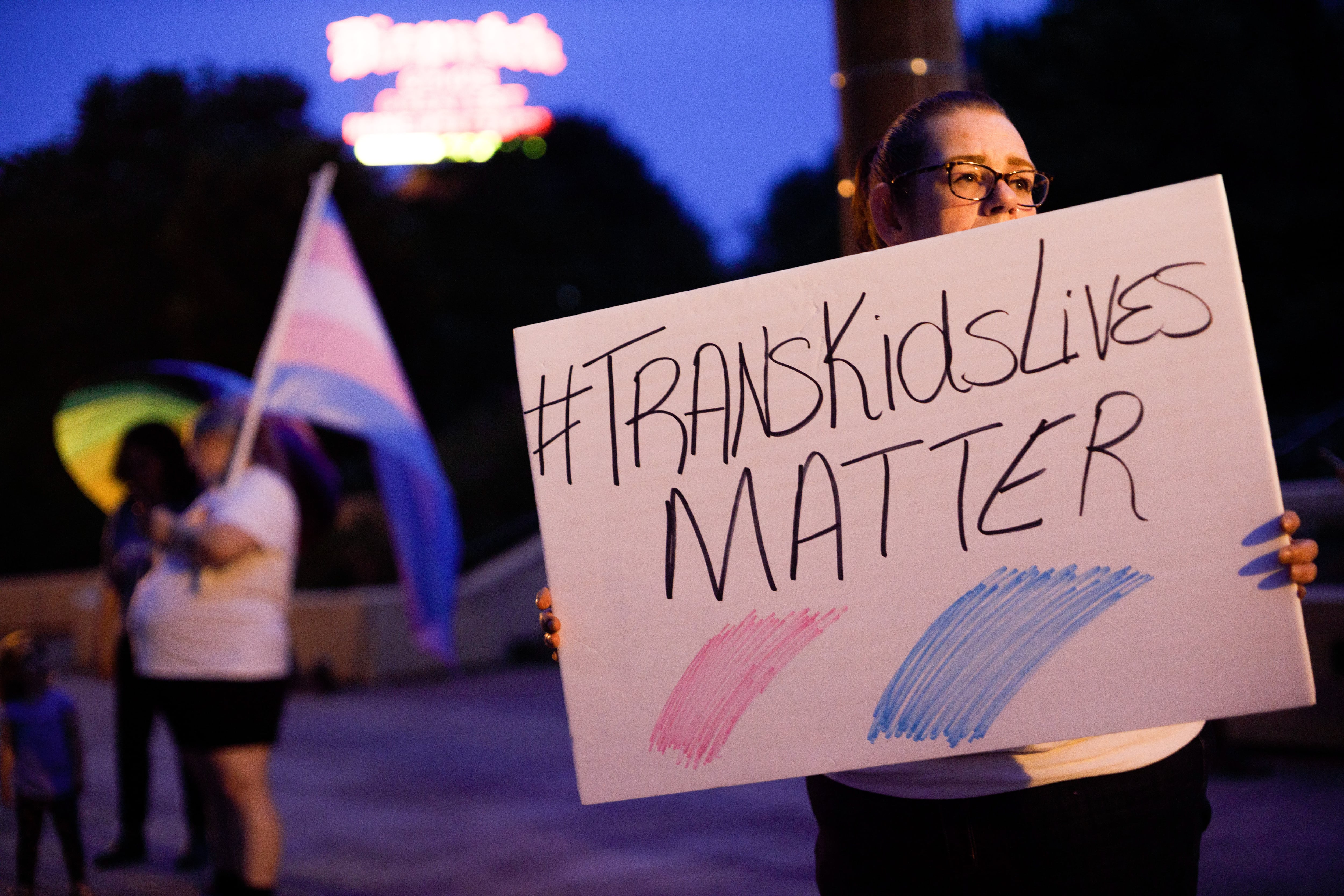 Se multiplican leyes estatales que limitan tratamientos médicos para menores trans, el uso de baños y la participación deportiva
(Europa Press/Contacto/Stephen Zenner)