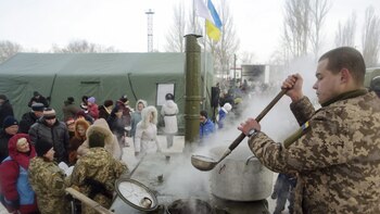 Soldados veganos ucranianos intentan mantenerse