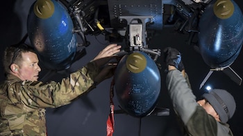 Imputados dos ciudadanos británicos por el incidente en la base militar de Fairford, achacado a Irán