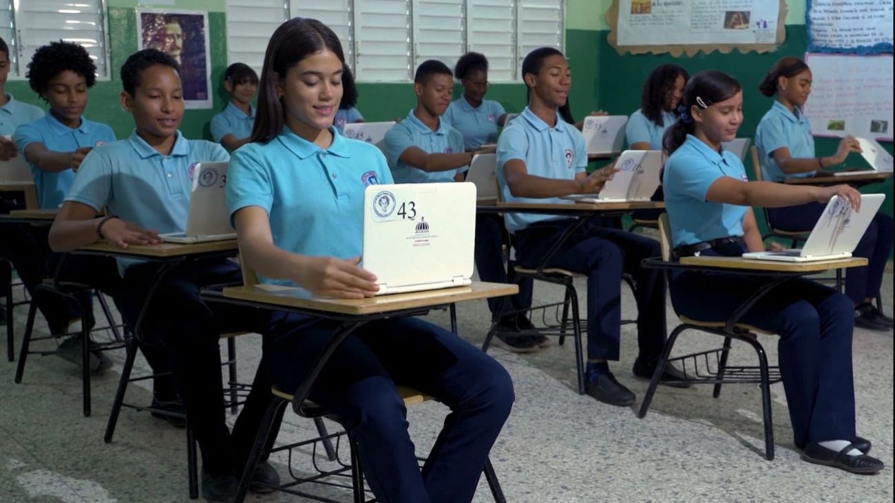 La contratación del INABIE busca cubrir el faltante generado tras la anulación parcial de un proceso de compra anterior dispuesta por la DGCP en 2024. (Foto cortesía Presidencia República Dominicana)