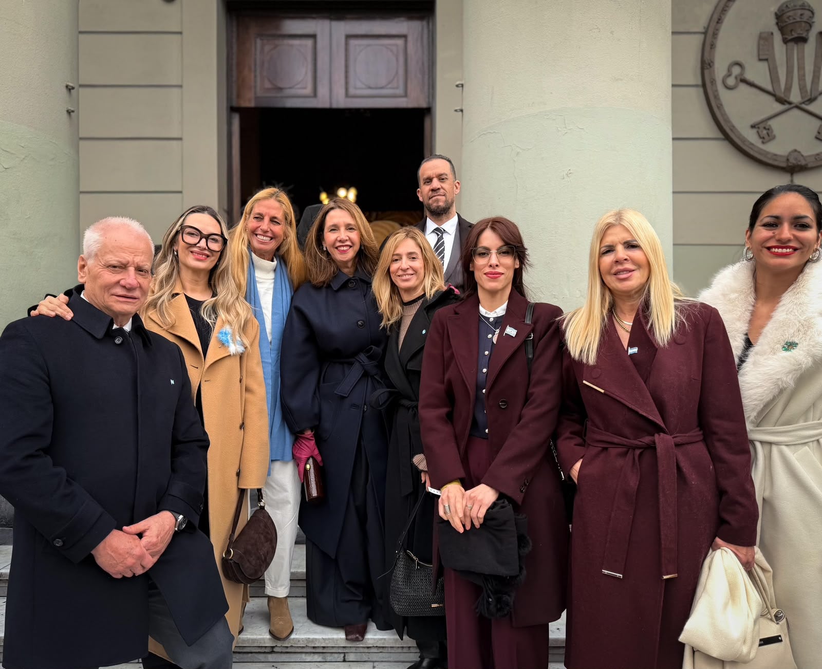Pilar Ramírez con los legisladores de su bloque antes de ir al Tedeum