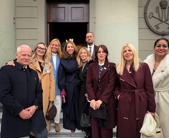 Pilar Ramírez com os parlamentares de seu bloco antes de ir ao Tedeum