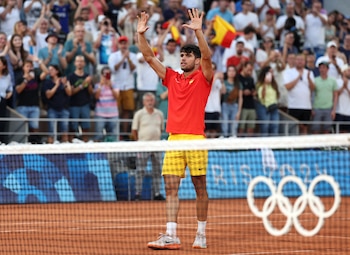 Carlos Alcaraz celebra la victoria