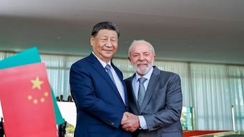 Lula y Xi hablan de reforzar los lazos de China y Brasil tras la imposición de aranceles de EEUU