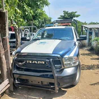 Al menos dos policías habrían