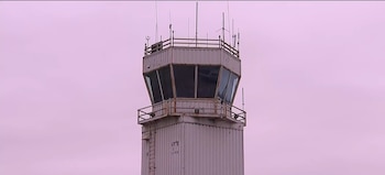 La nueva torre de control duplicará la altura de la estructura actual en el aeropuerto de Gary (Captura de video)