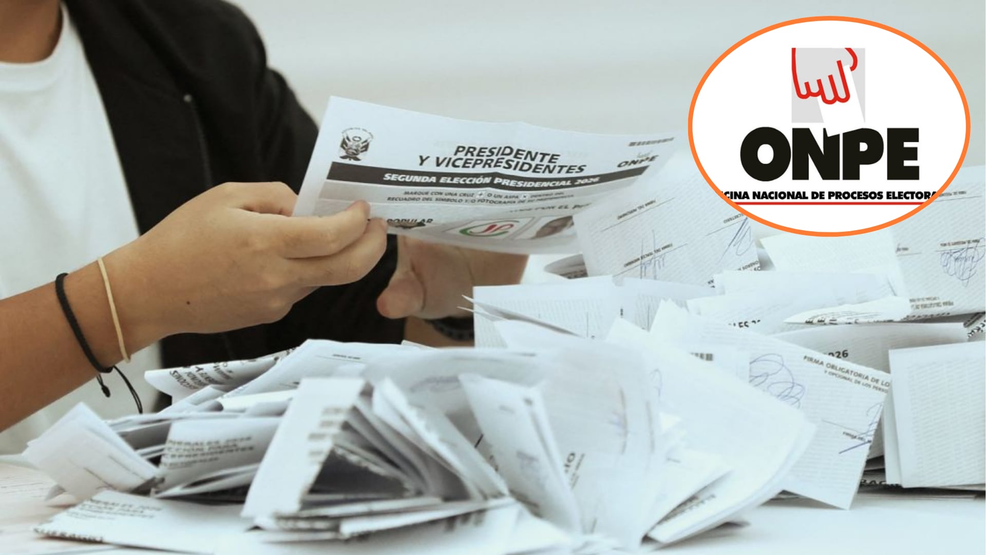 ONPE explica por qué el conteo de votos avanza de forma progresiva en la segunda vuelta. (Foto composición: Infobae Perú/Agencia Andina)
