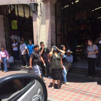 Una mujer disfrutó del eclipse