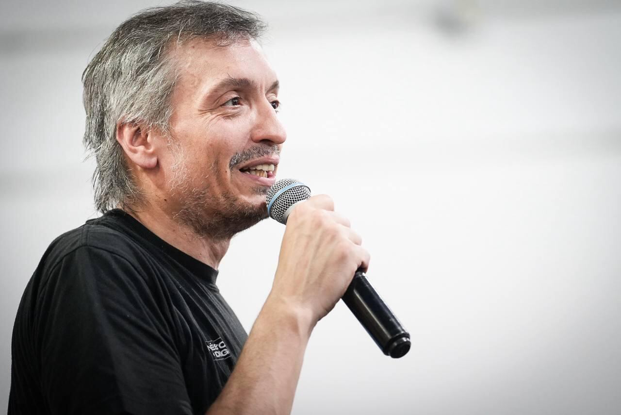 Máximo Kirchner se dirigió a la militancia en la inauguración del Ateneo Néstor Kirchner, con críticas hacia quienes cuestionan el liderazgo de CFK