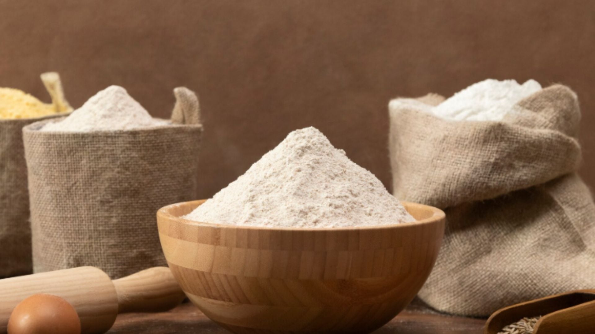 La harina de maíz destaca por ofrecer carbohidratos complejos, magnesio y fósforo, y forma parte de la dieta tradicional latinoamericana (Imagen Ilustrativa Infobae)